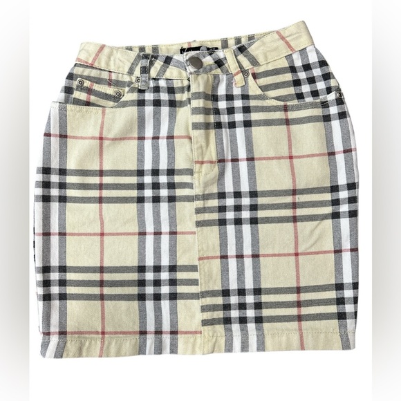 Boohoo Dresses & Skirts - Boohoo blue plaid denim Micro Mini skirt. Size 8. EUC